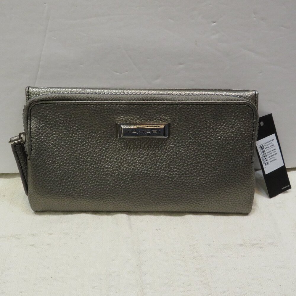 Tahari Womens Zippered Wallet